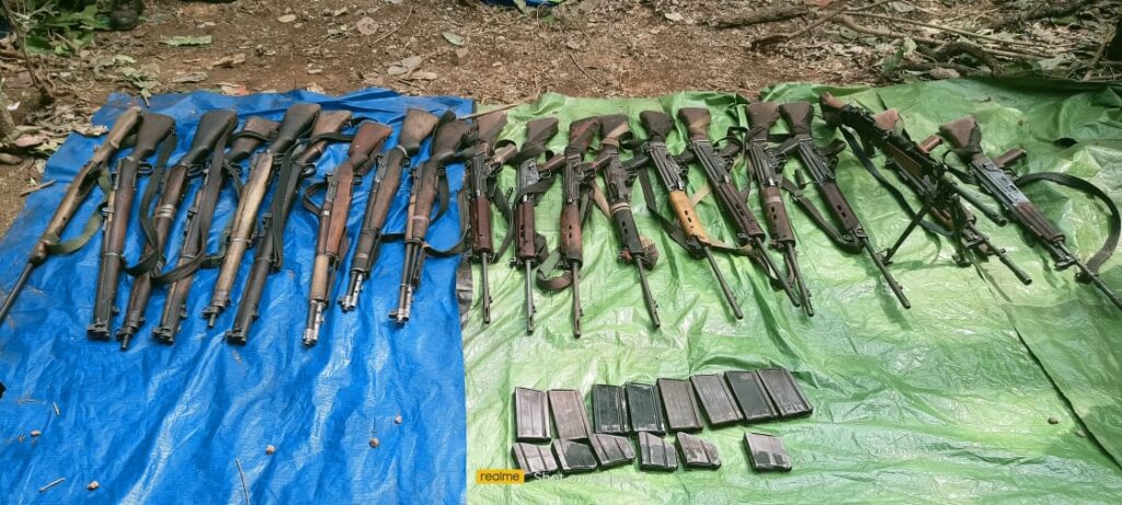 नक्सलियों पर बड़ी कारवाई, 20 अत्याधुनिक हथियार बरामद