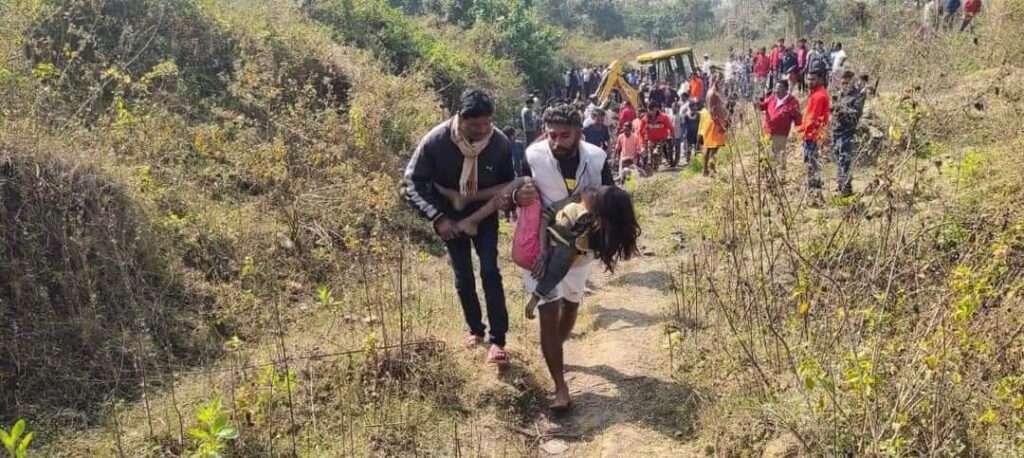 अवैध उत्खनन के दौरान चाल धंसने से दो की मौत, बड़ी खबर, Jharkhand News