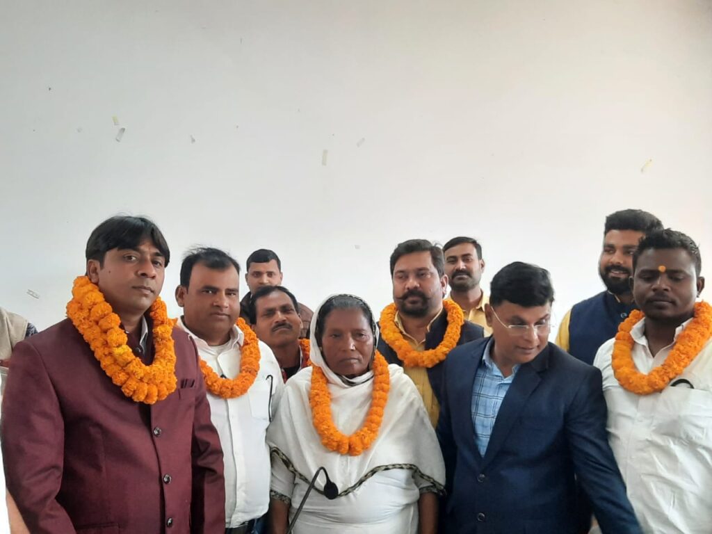 गढ़वा प्रखंड में बीस सूत्री कार्यालय का उद्घाटन