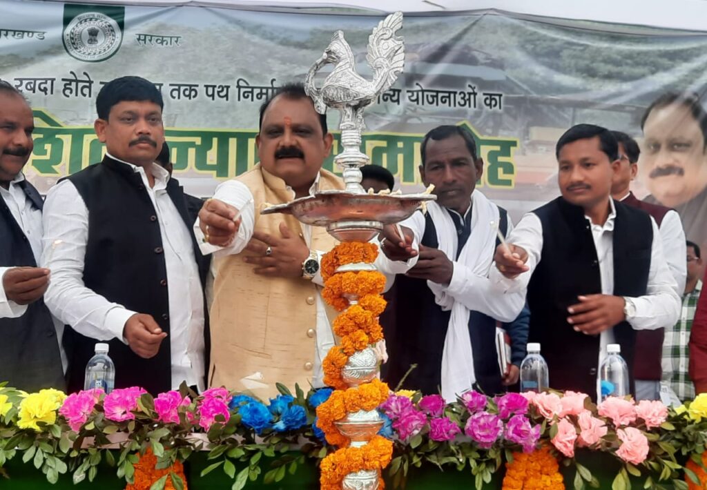 खुशखबरी। मंत्री मिथिलेश ने दिया बड़ी सौगात, 130 करोड़ रूपए की योजनाओ का हुआ शिलान्यास व भूमिपूजन