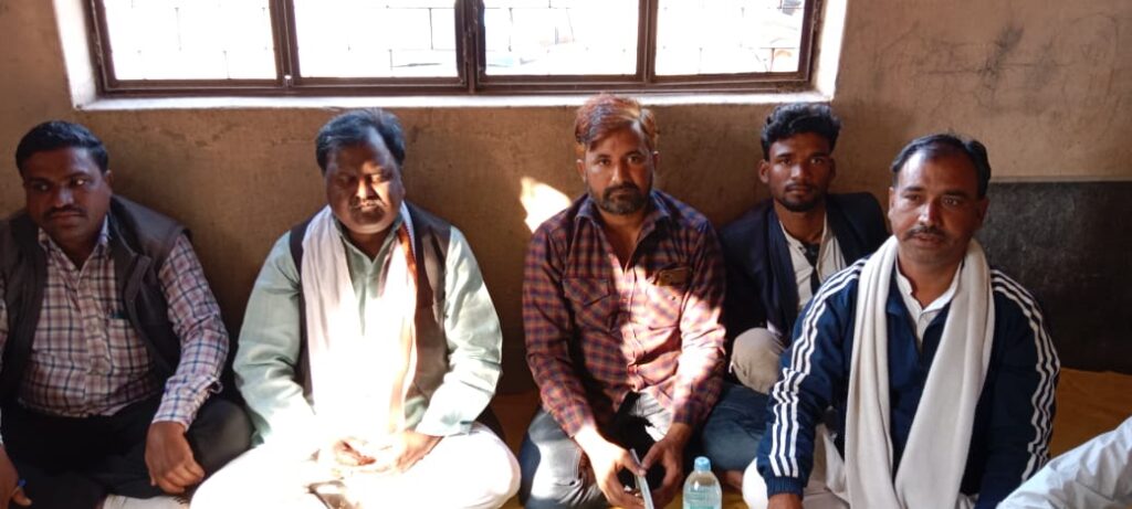 कांग्रेस पार्टी के कार्यकर्ताओं ने की बैठक