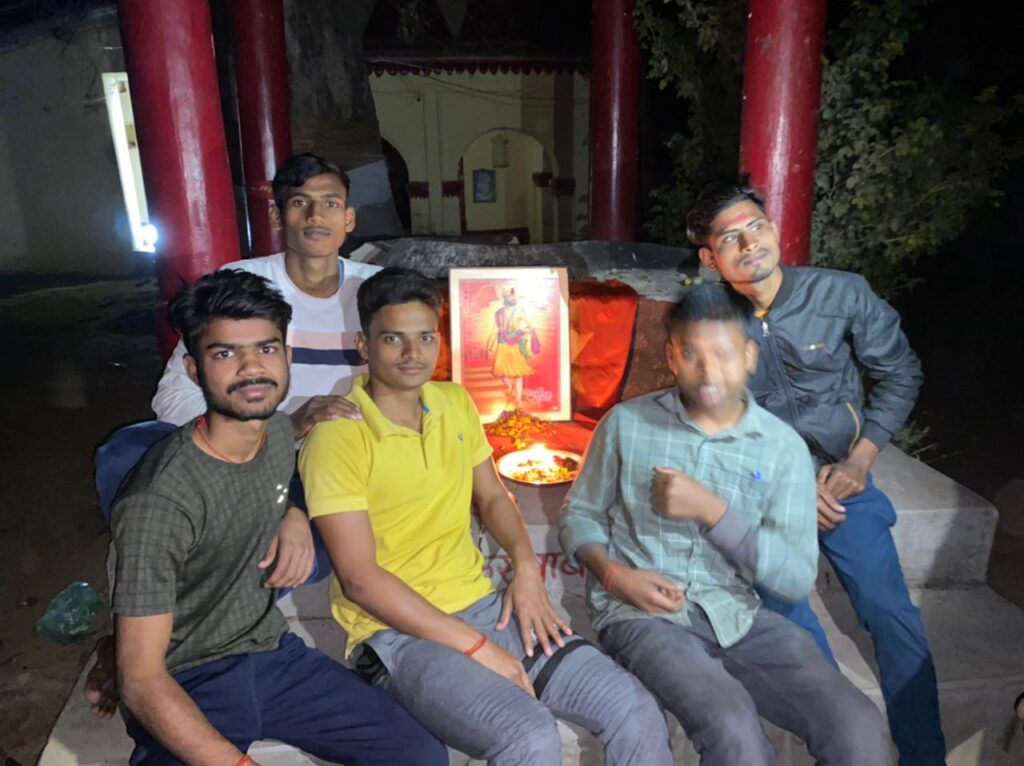 आरएसएस, बजरंग दल, एवं राष्ट्रीय करणी सेना के द्वारा छत्रपति शिवाजी महाराज की जयंती मनायी गयी ।