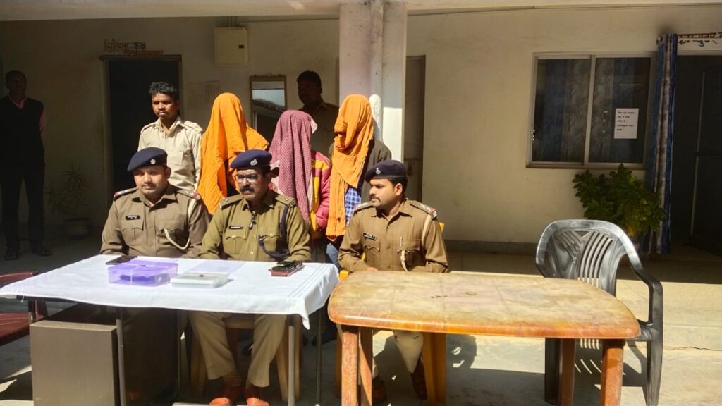पलामू से चतरा जा रहे तीन अपराधियों को पुलिस ने किया गिरफ्तार
