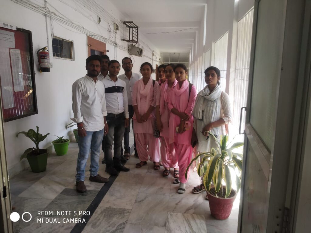 छात्रवृत्ति भुगतान को लेकर उपायुक्त को सौंपा मांग पत्र