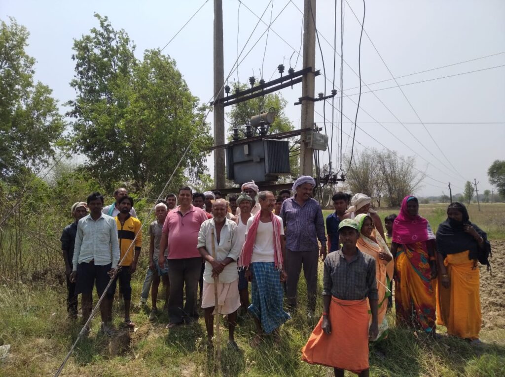 दो दिनों से बिजली कनेक्शन काटने से किसानों में रोष व्याप्त