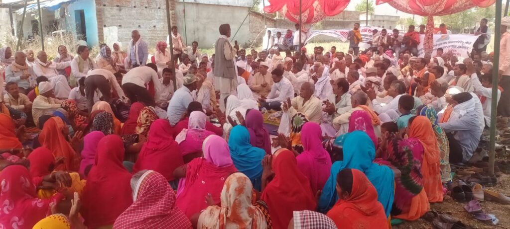 गांधी विचार मंच की ओर से ब्रह्मोमोरिया मोड़ पर किया गया एक दिवसीय सत्याग्रह सम्मेलन का आयोजन