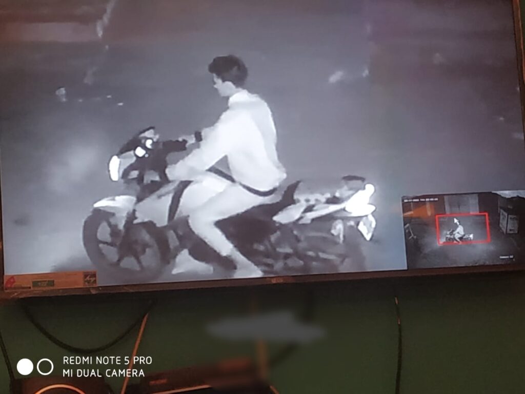 गढ़वा में चोरों का आतंक, उड़ाया अपाची बाईक, Garhwa Drishti News