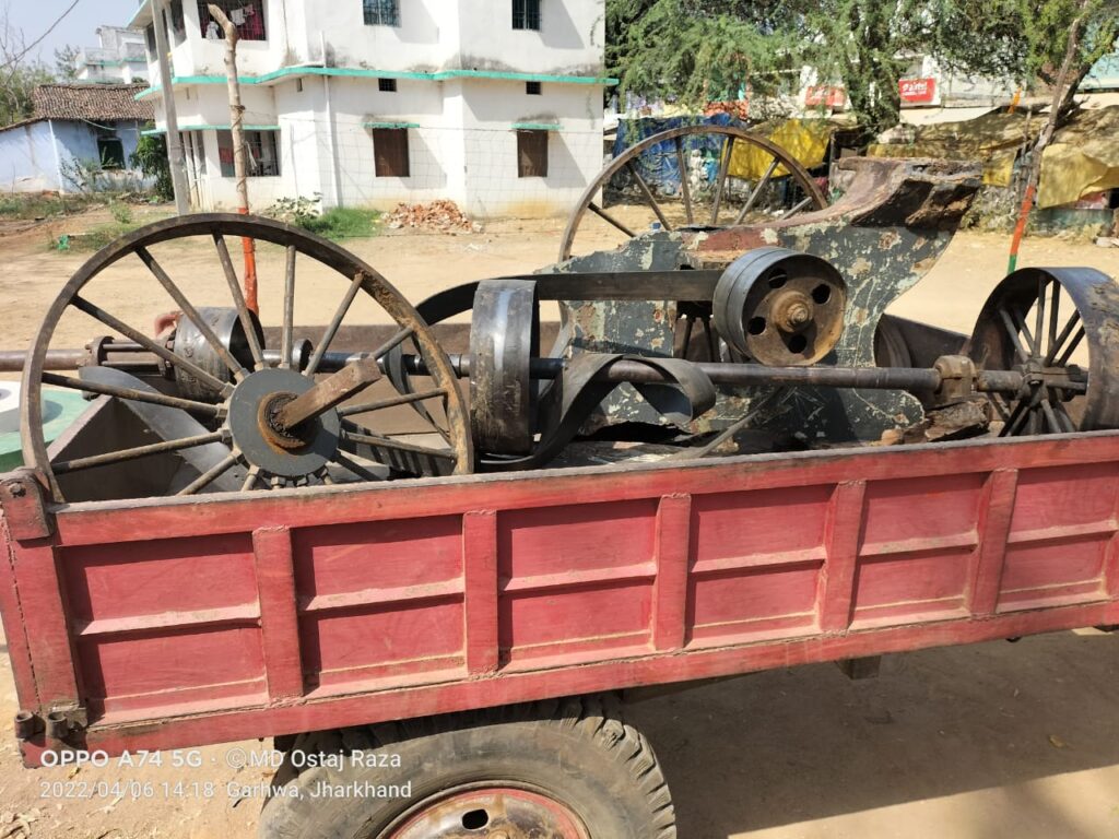 भवनाथपुर रेंजर के द्वारा आरा मशीन जब किया गया