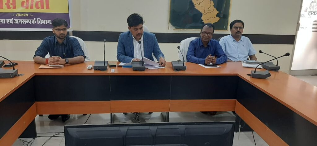 उपायुक्त द्वारा जिले में त्रिस्तरीय पंचायत चुनाव को लेकर की गई तैयारियों के संबंध में दी गई जानकारी