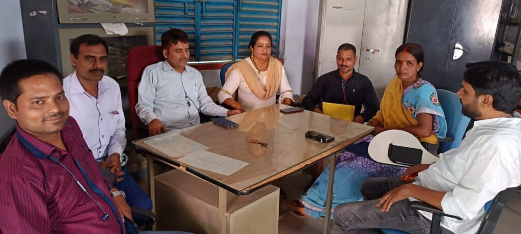 प्रखंड कार्यक्रम पदाधिकारी की अध्यक्षता में बीआरपी व सीआरपी की हुई बैठक