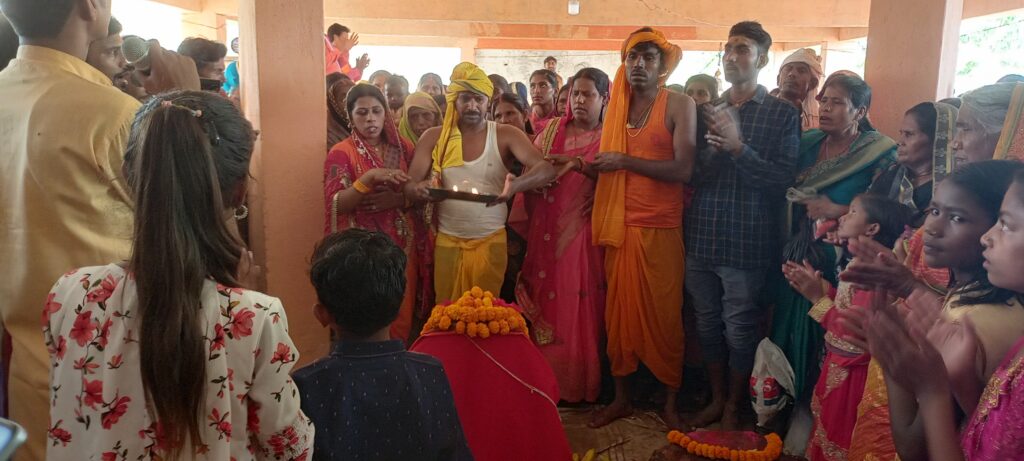 भगवान सूर्य का नए मंदिर में किया गया प्राण प्रतिष्ठा