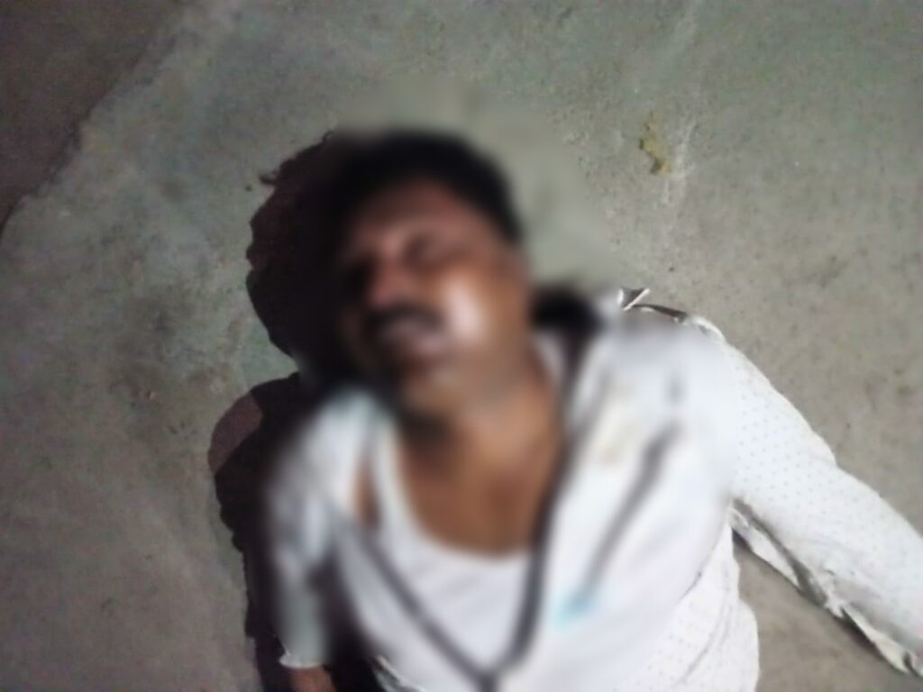 जमीन कारोबारी का शव प्रिंस ढाबा से बरामद, आक्रोशित लोगों ने किया सड़क जाम