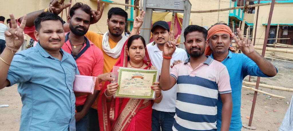 स्वीटी वर्मा रमना प्रखंड के मड़वनिया पंचायत से मुखिया निर्वाचित