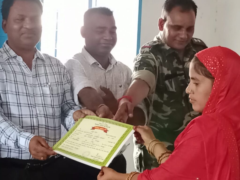 रंका अनुमंडल के मानपुर पंचायत में मुखिया ,उप मुखिया एवं सभी वार्ड सदस्यों का पद एवं गोपनीयता का शपथ दिलाया गया।