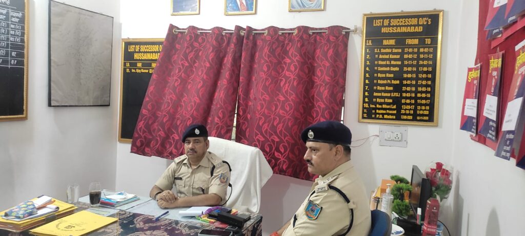 पलामू एसपी चंदन कुमार सिन्हा ने हुसैनाबाद थाना का किया निरीक्षण
