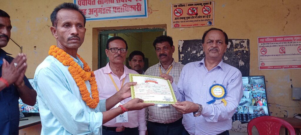श्यामसुंदर बैठा केतार प्रखंड के पाचाडुमर पंचायत से मुखिया निर्वाचित