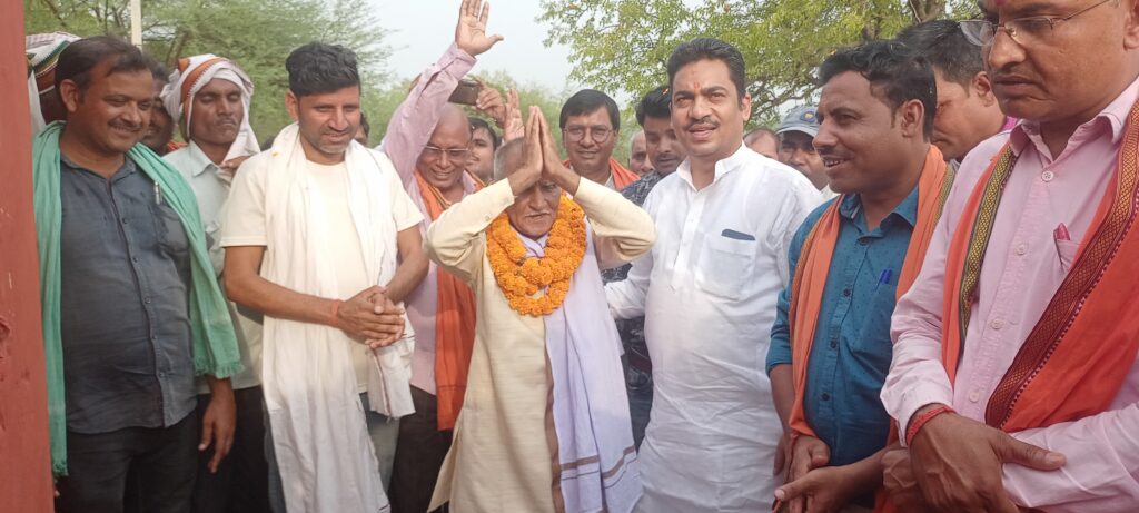 विधायक भानु प्रताप शाही ने 1 करोड़ की लागत से बनने वाली गार्डवाल का किया शिलान्यास