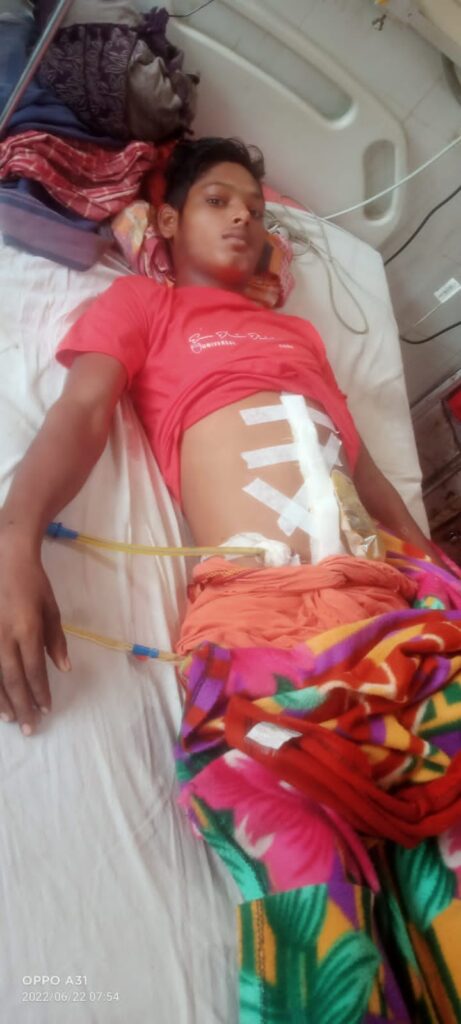 गढ़वा दृष्टि न्यूज़ चैनल के सहयोगी सुनील कुमार पहुंचे रांची रिम्स, जाना मरीज का हाल।
