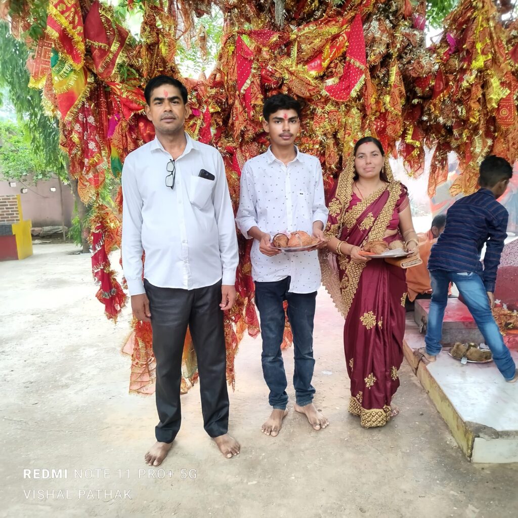भवनाथपुर प्रखंड प्रमुख शोभा देवी ने केतार चतुर्भुजी मंदिर में की पूजा अर्चना