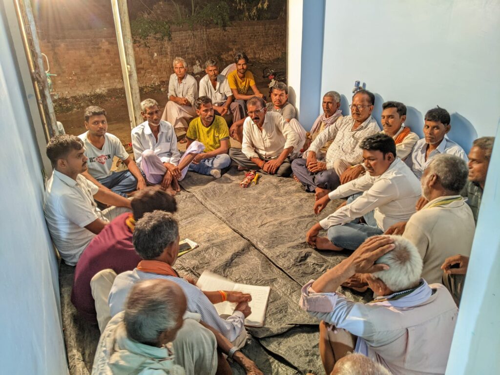बगौंधा देवीधाम में मंदिर निर्माण कराने को लेकर कमेटी का हुआ गठन। बिरेंची पासवान बने अध्यक्ष