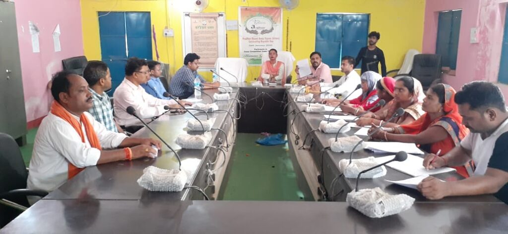 नगर पंचायत अध्यक्ष विजया लक्ष्मी देवी ने दीनदयाल अंत्योदय योजना राष्ट्रीय शहरी आजीविका मिशन के तहत शहरी बेरोजगार युवक-युवतियों को ऋण उपलब्ध कराने के लिये टास्क फोर्स कमिटी के साक्षात्कार व समीक्षा किया।