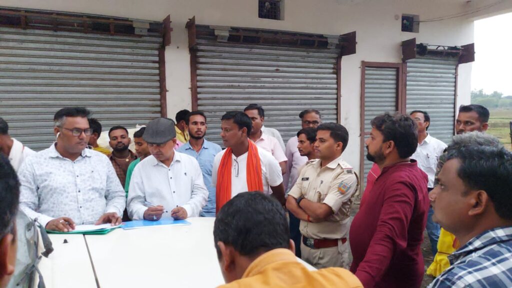 नकली खाद- बीज बेचने के आरोप में खरौंधी के कृष्णा बीज भंडार एवं मेहता बीज भंडार पर प्राथमिकी दर्ज