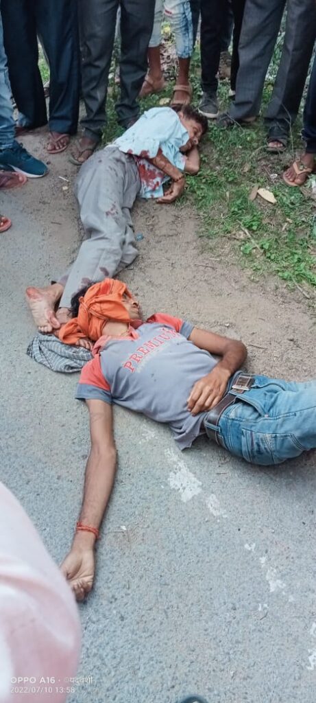 विपरीत दिशा से आ रही ट्रक ने बाइक को मारी टक्कर