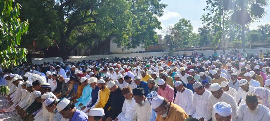 रंका में शांतिपूर्ण एवं सौहार्दपूर्ण वातावरण में ईद -उल- अजहा की नमाज पढी गयी