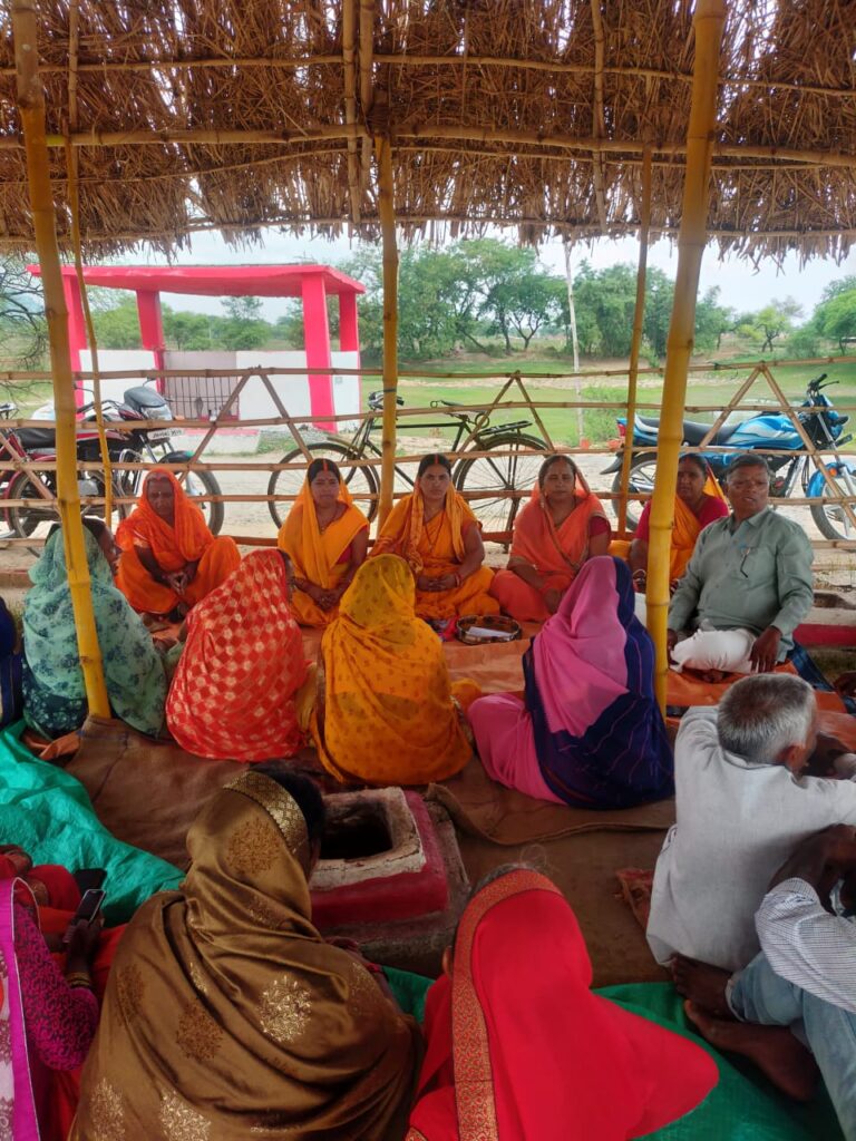 गायत्री परिवार के द्वारा महिला मंडल का किया गया गठन।