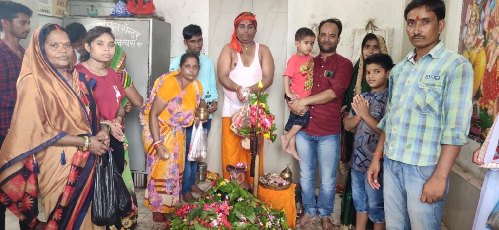 कोरोना काल के 2 वर्ष बाद सावन के प्रथम दिन शिवालयों में बोल बम, ओम नमः शिवाय, हर हर महादेव आदि का सुनाई दिया जयघोष