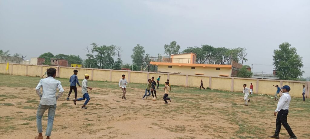 सुब्रतो मुखर्जी कप फुटबॉल टूर्नामेंट का उदघाटन बीडीओ ललित प्रसाद सिंह ने किया।