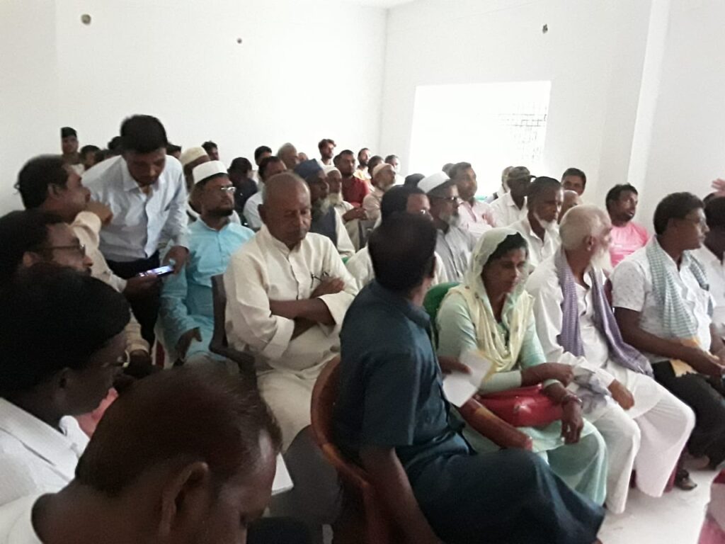 मुहर्रम को लेकर अनुमंडल मुख्यालय के थाना परिसर में शांति समिति की बैठक किया गया।