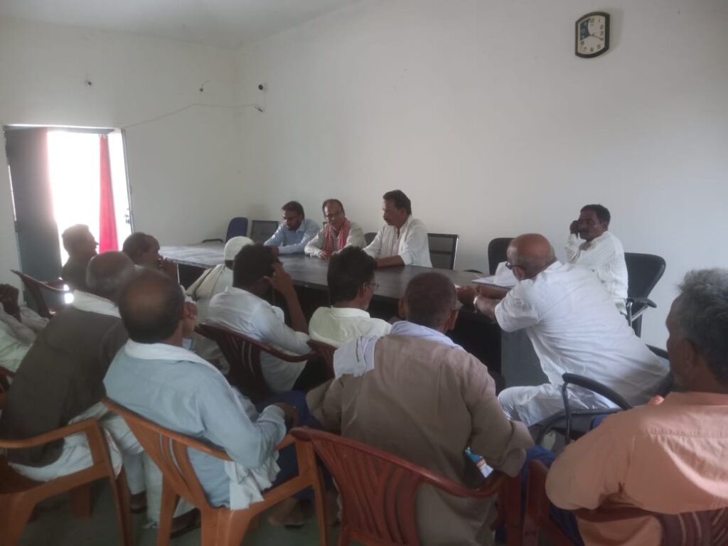विशुनपुरा प्रखंड भवन कार्यालय में उठा डीलरों के द्वारा कम राशन देने का मामला
