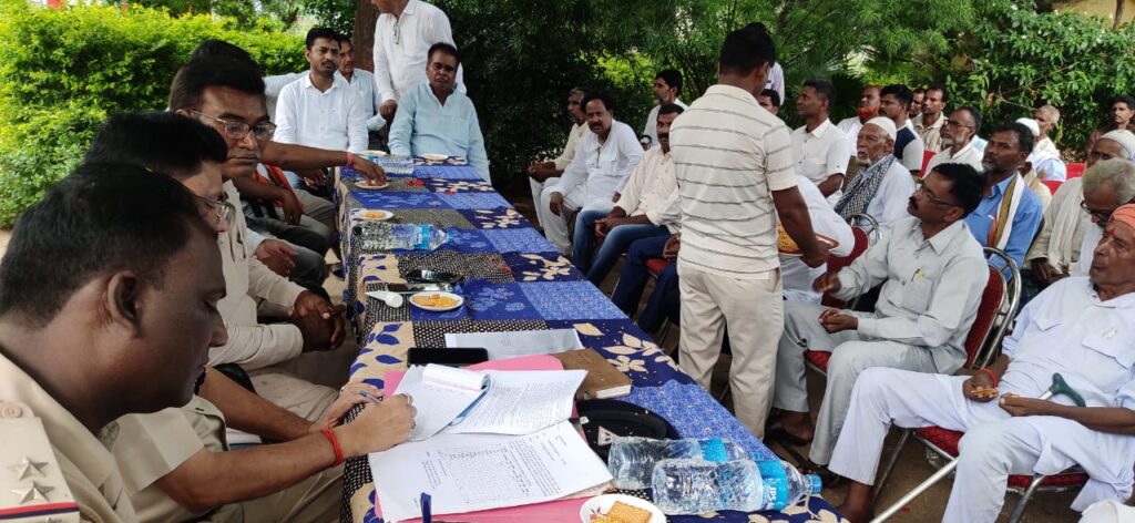 मुस्लिम धर्मावलंबियों के मातम का पर्व मुहर्रम शांतिपूर्ण, भाईचारे के साथ मनाने को लेकर थाना परिसर में शांति समिति की हुई बैठक