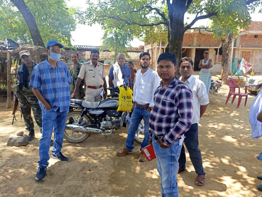 आवास निर्माण कार्य पूर्ण नहीं करने वाले और पदाधिकारियो के सामने बदतमीजी करने वाले दो लाभुको प्रशासन ने किया गिरफ्तार।