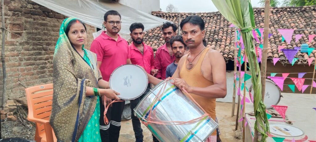सिलीदाग पंचायत के मुखिया अनीता देवी मुहर्रम त्यौहार में हुई शामिल