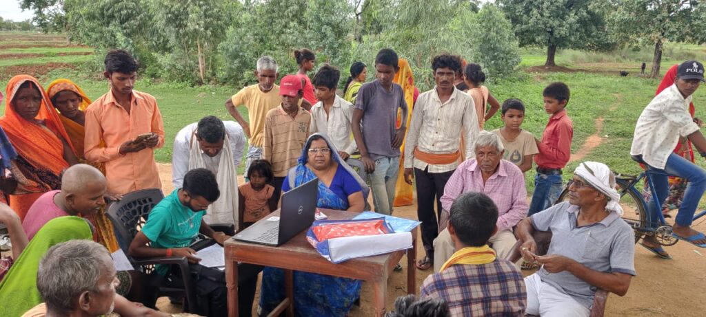 रमना मुखिया दुलारी देवी द्वारा आपका अधिकार, आपकी मुखिया आपके द्वार कार्यक्रम चलाया जा रहा है।