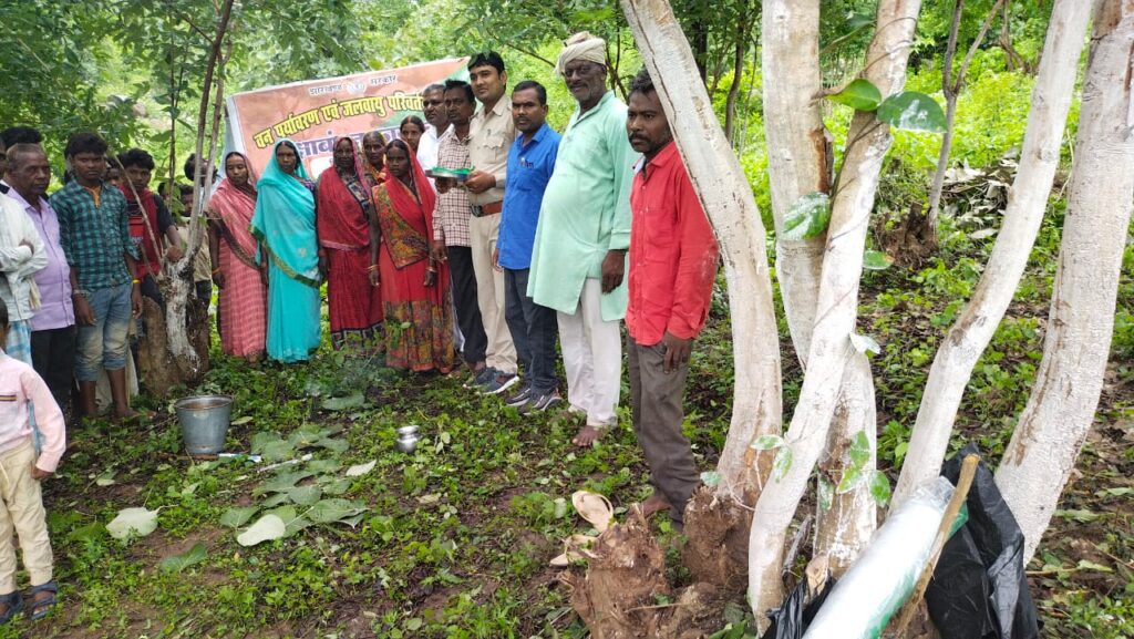 वन पर्यावरण एवं जलवायु परिवर्तन के सुरक्षा के लिए लोगों को किया प्रेरित