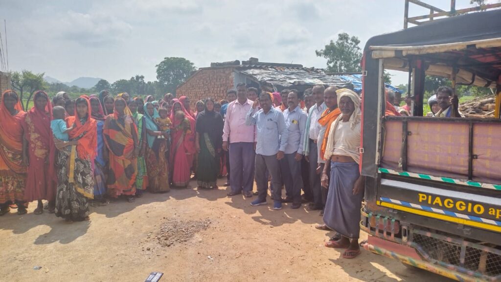 मनमानी ढंग से किराया वसूल करने से ग्रामीणों में काफी आक्रोशित