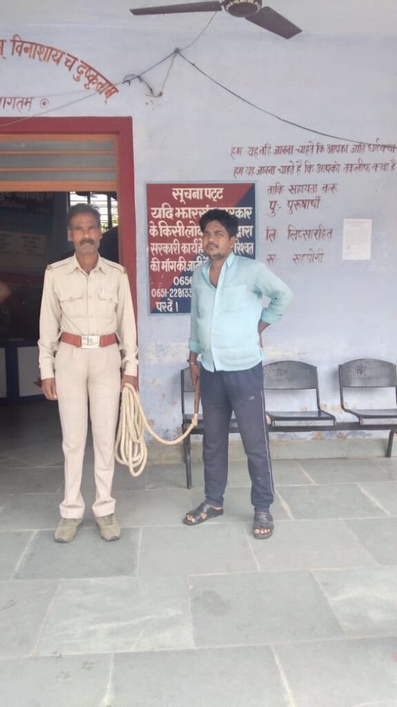 पुलिस ने मारपीट के आरोपि सहयोगी शिक्षक को गिरफ्तार कर भेजा जेल।