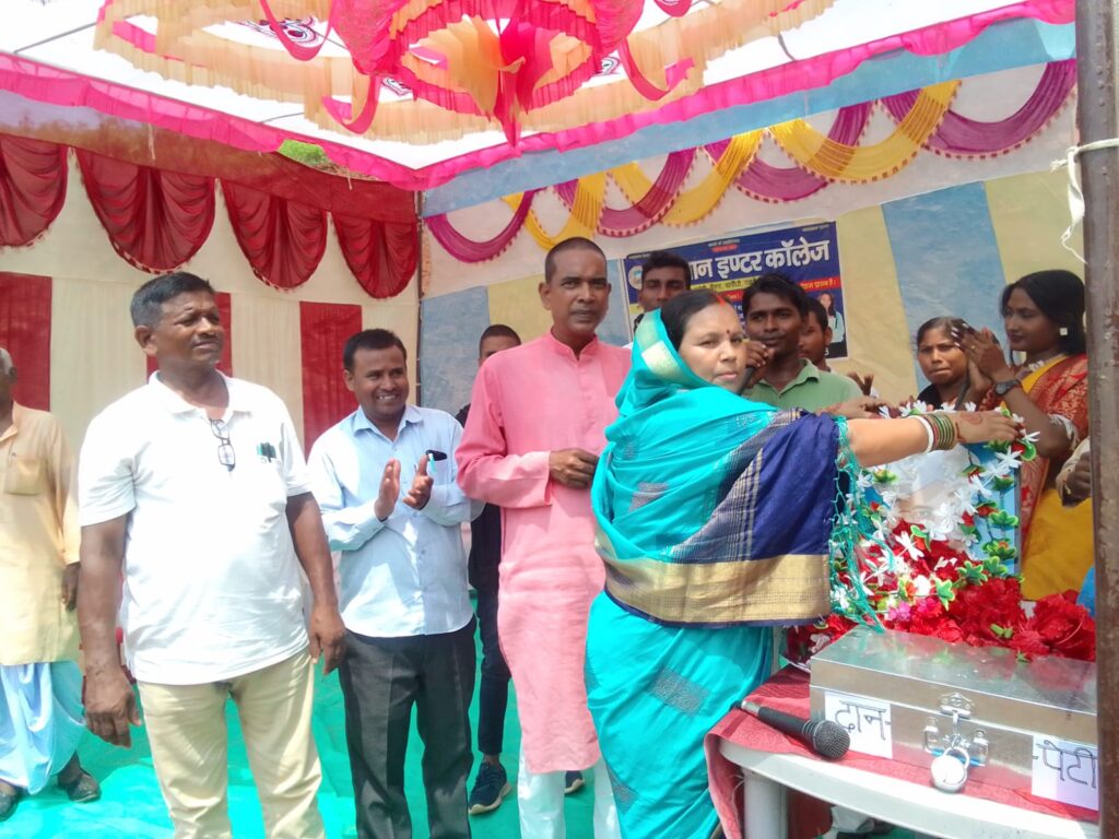 किसान इंटर कॉलेज अरंगी बैतरा में डॉक्टर सर्वपल्ली राधाकृष्णन का मनाया गया।* *जन्म दिवस
