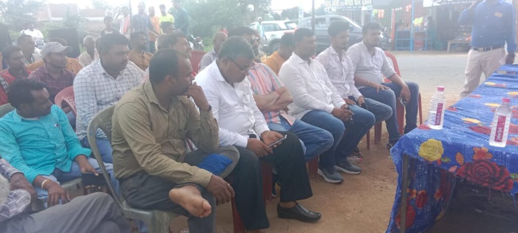विकास विरोधी हैं पूर्व विधायक, पिछड़ी जाति के बच्चों को पढ़ने देना नहीं चाहते : ग्रामीण