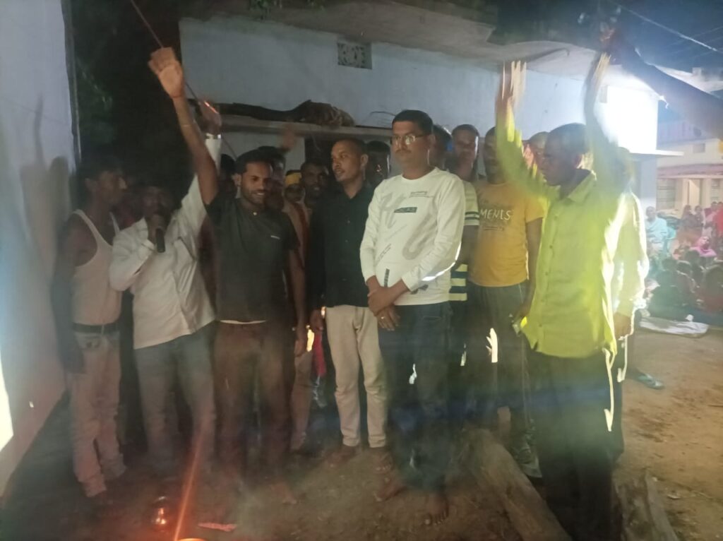 सोनडीहा शिव मंदिर के प्रांगण में रामायण लीला का किया गया भव्य  उद्घाटन