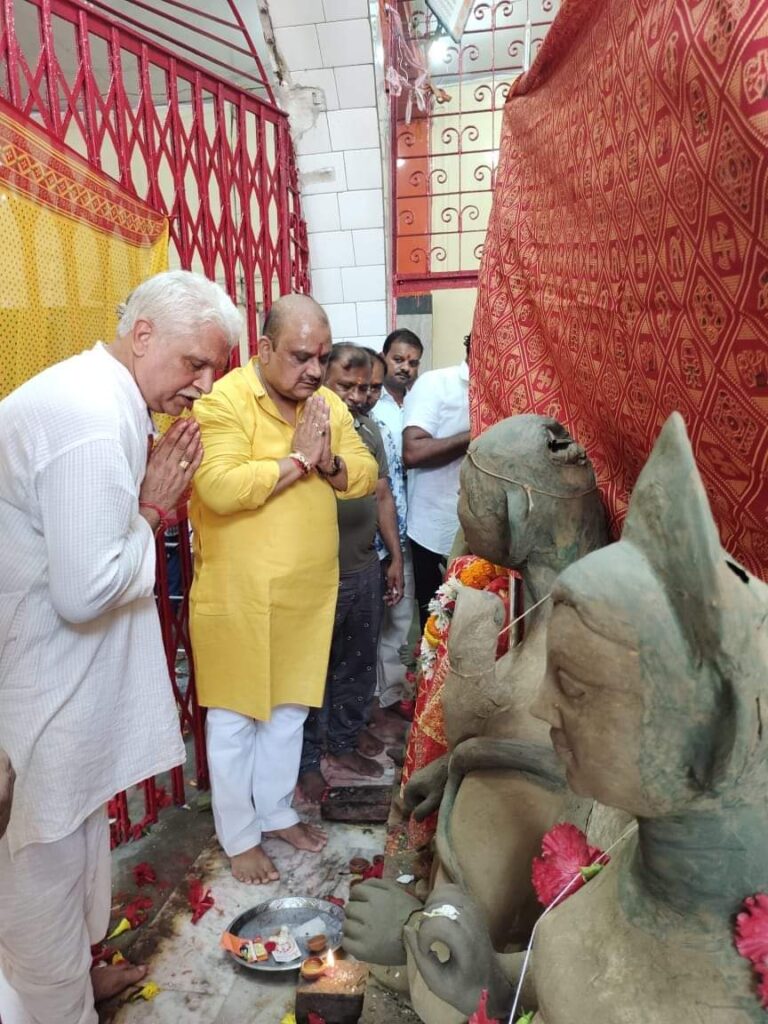 मंत्री मिथिलेश ने गढ़देवी मंदिर में की पूजा-अर्चना