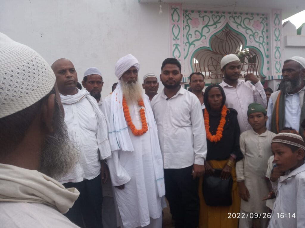 नगर उंटारी: बम्बा से मो ईसुफ अंसारी मक्का मदीना हज के लिए रवाना