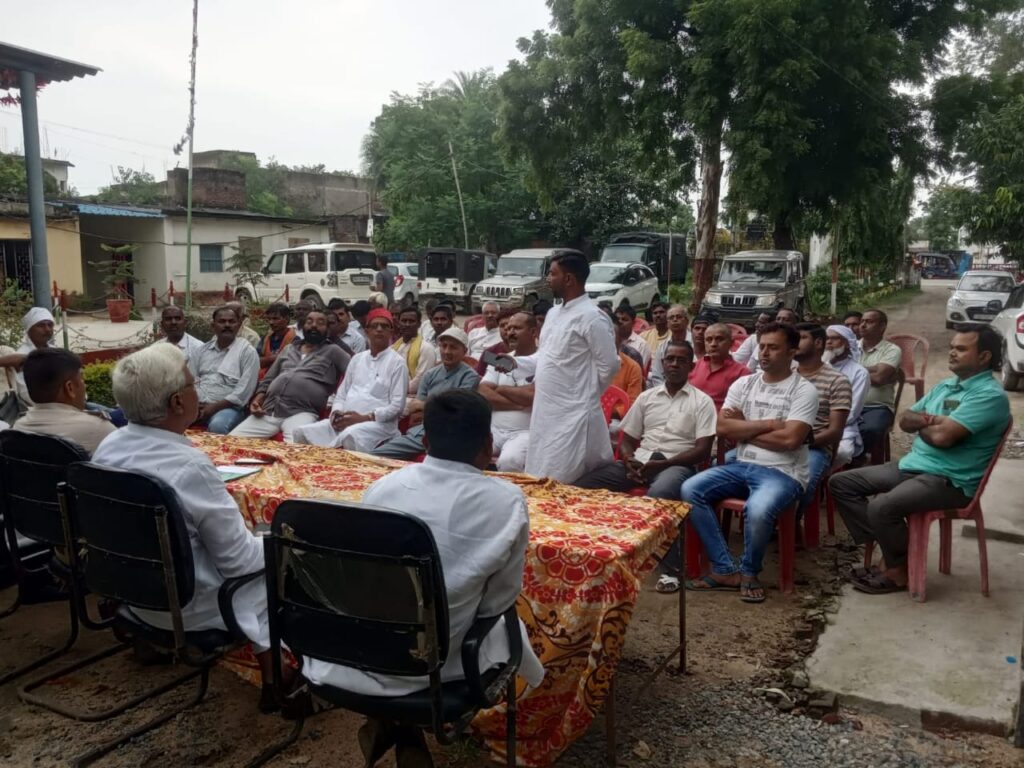 रेहला थाना में हुई शांति समिति की बैठक,दशहरा पर्व शांतिपूर्ण तरीके से मनाने का निर्णय