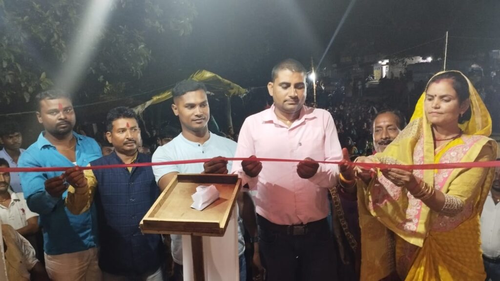 नाट्यकला में मौत का झूला कलाकारों ने किया प्रस्तुत,उमड़ा जनसैलाब
