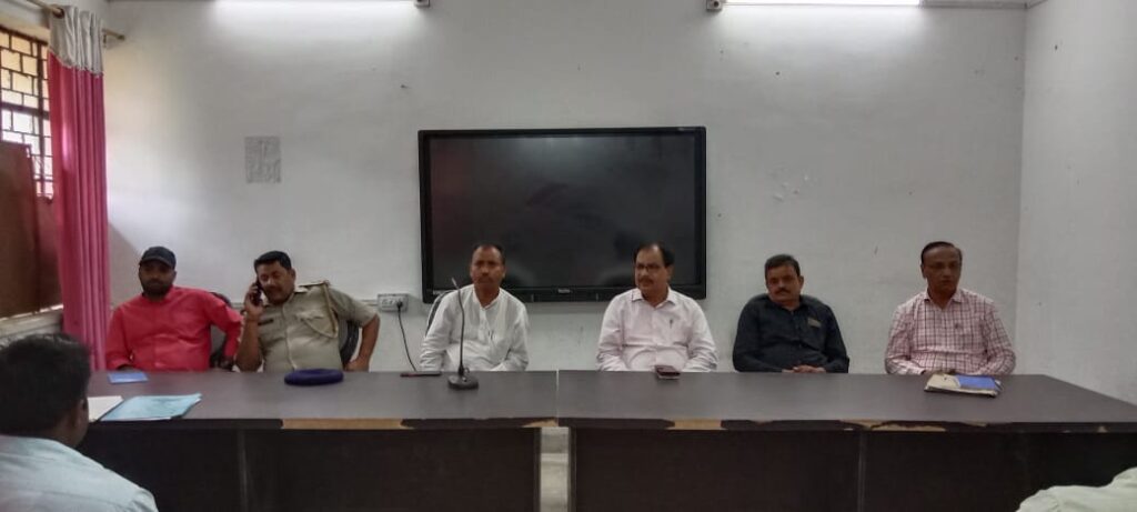 रमना प्रखंड कार्यालय के सभागार मे बीस सूत्री क्रियान्वयन समिति की बैठक हुई संपन्न।