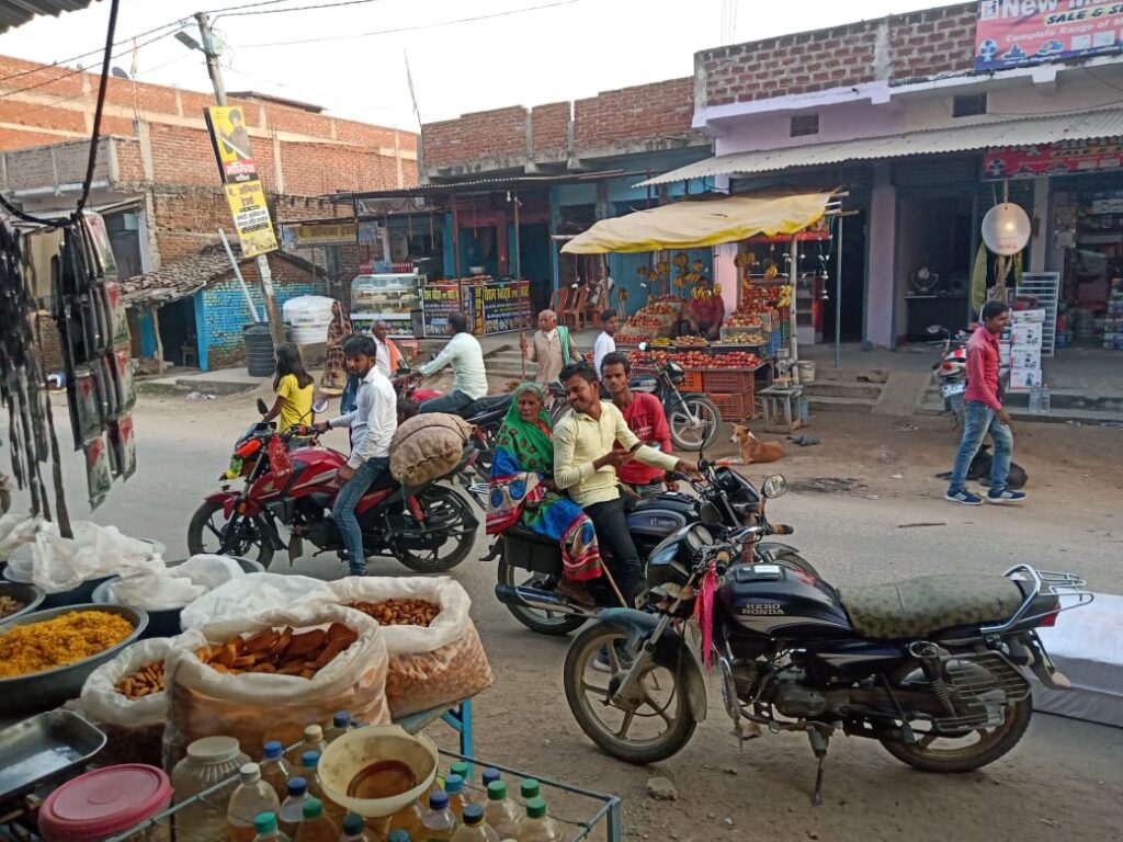 सीओ के आदेश के बाद भी बिशुनपुरा में नहीं हटा अतिक्रमण।