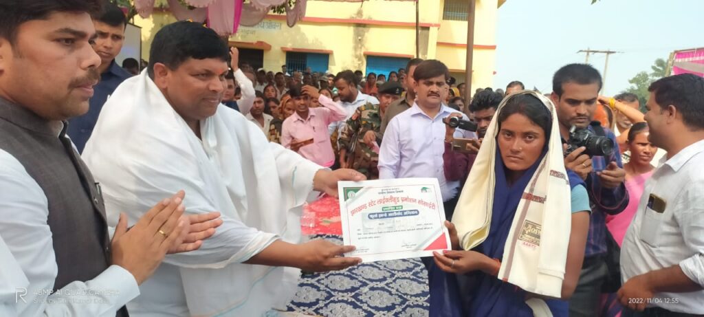 “आपकी योजना-आपकी सरकार-आपके द्वार” कार्यक्रम में गढ़वा पहुंचे मंत्री बादल पत्रलेख!